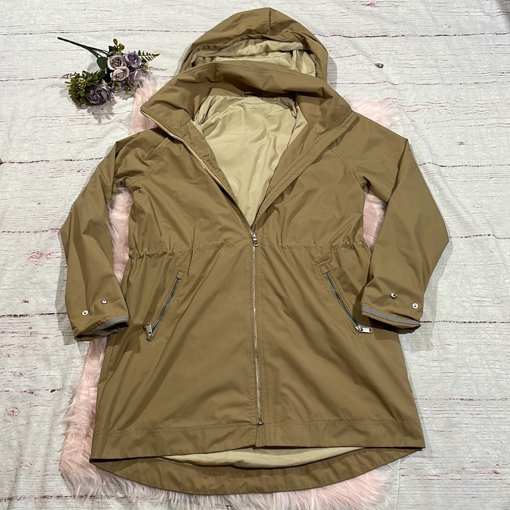 Aritzia The Group by Babaton Raindrop Khaki Tan Hooded Zip Jacket